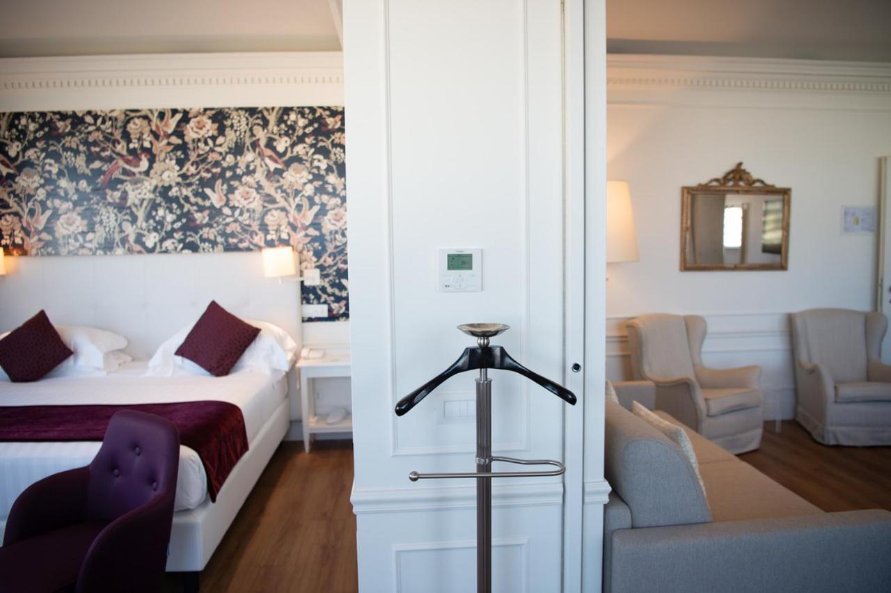 Grand Hotel Palace Ancona Esterno foto