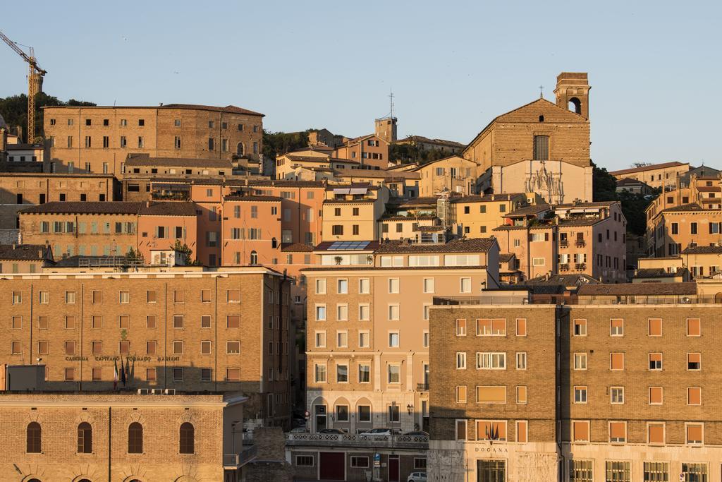Grand Hotel Palace Ancona Esterno foto